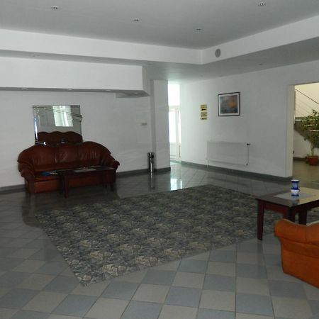 Hotel Iris Tirnaveni Екстер'єр фото