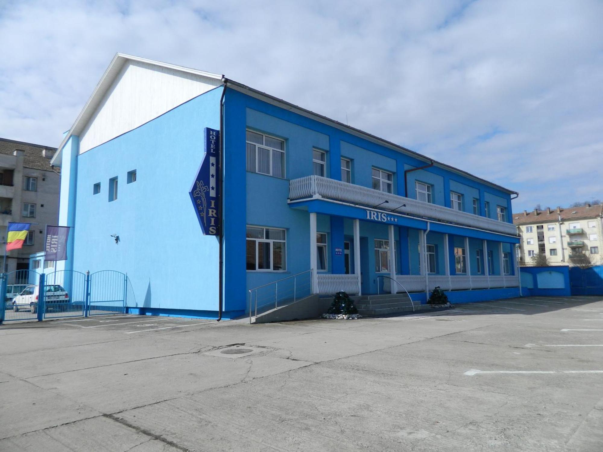 Hotel Iris Tirnaveni Екстер'єр фото