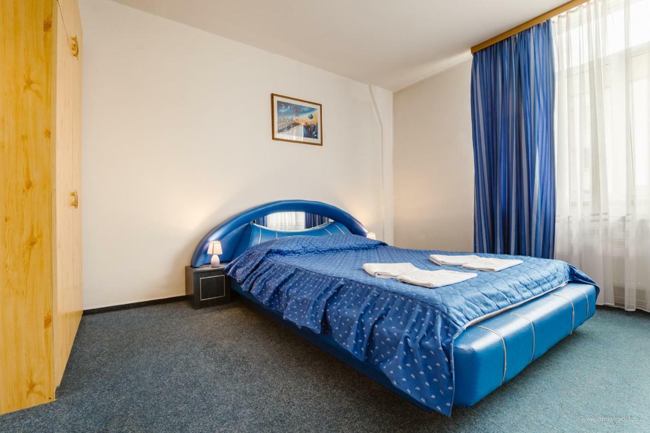 Hotel Iris Tirnaveni Екстер'єр фото